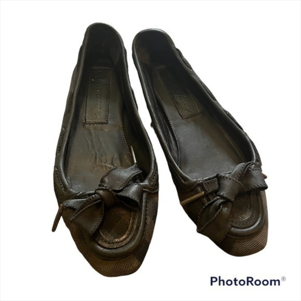 Burberry plaid flat shoes